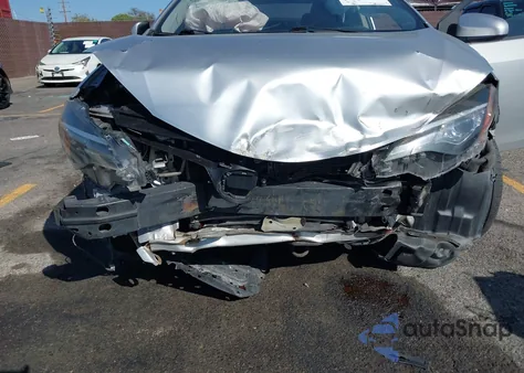 2017 Toyota Corolla Le из США, поврежденный, VIN 5YFBURHE9HP673632